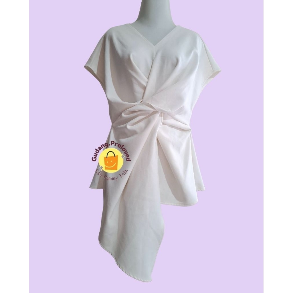 Blouse Sevrel White / Atasan Wanita Sevrel Putih - Preloved