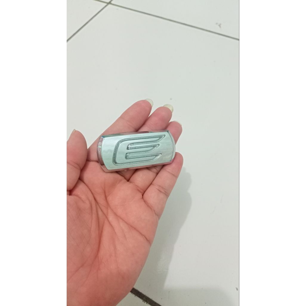 emblem logo E mobil Avanza original