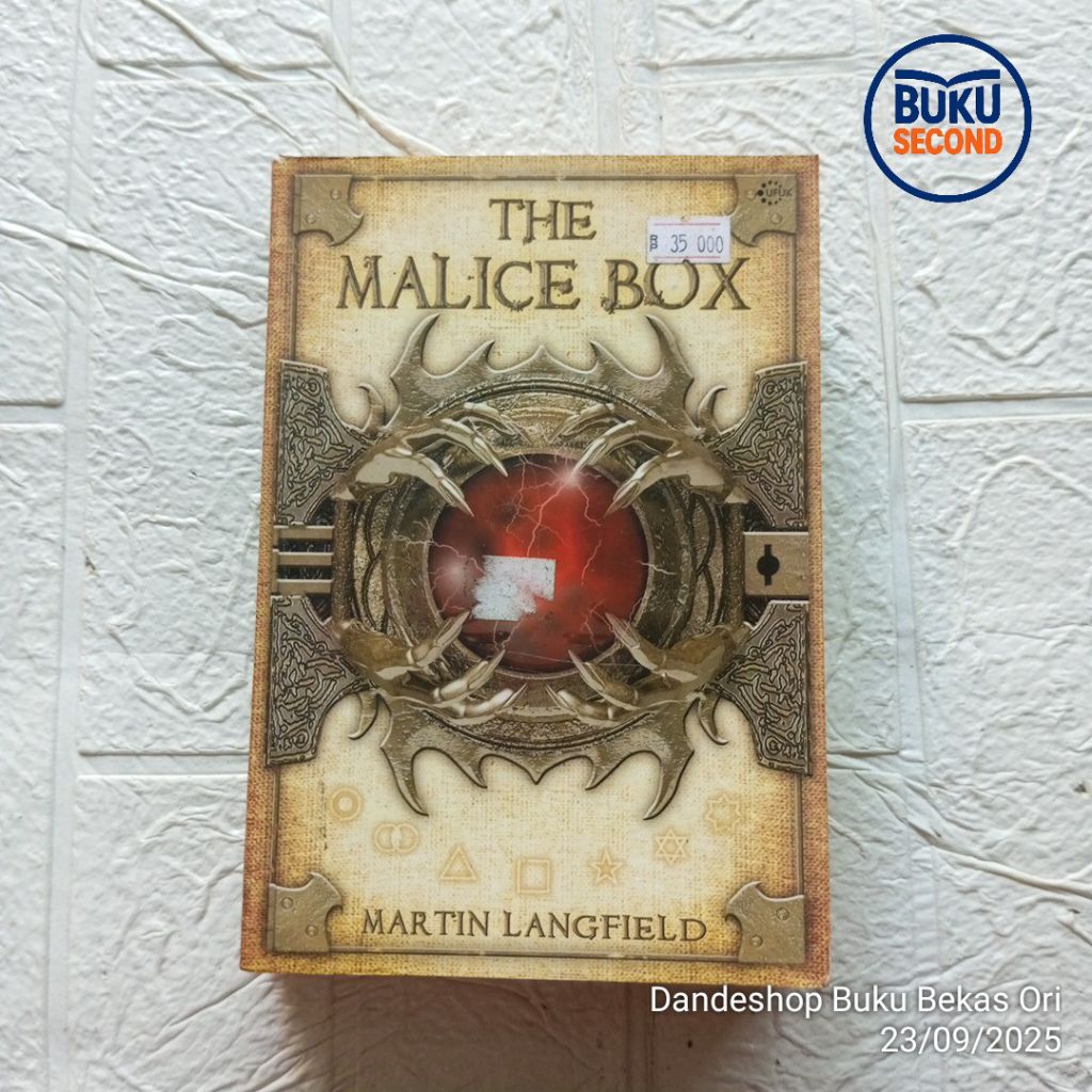 The Malice Box oleh Martin Langfield - Novel Original Bekas Preloved