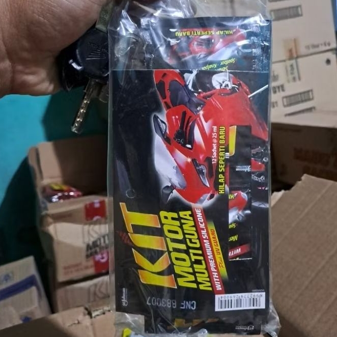 KIT MOTOR MULTIGUNA body mengkilap isi 12 saset 25ml kit poles body seperti baru