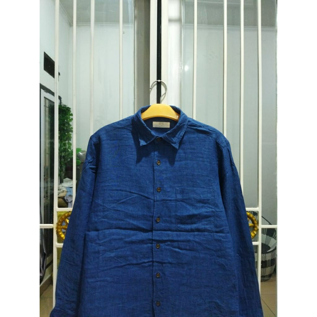 kemeja linen Uniqlo polos pria M