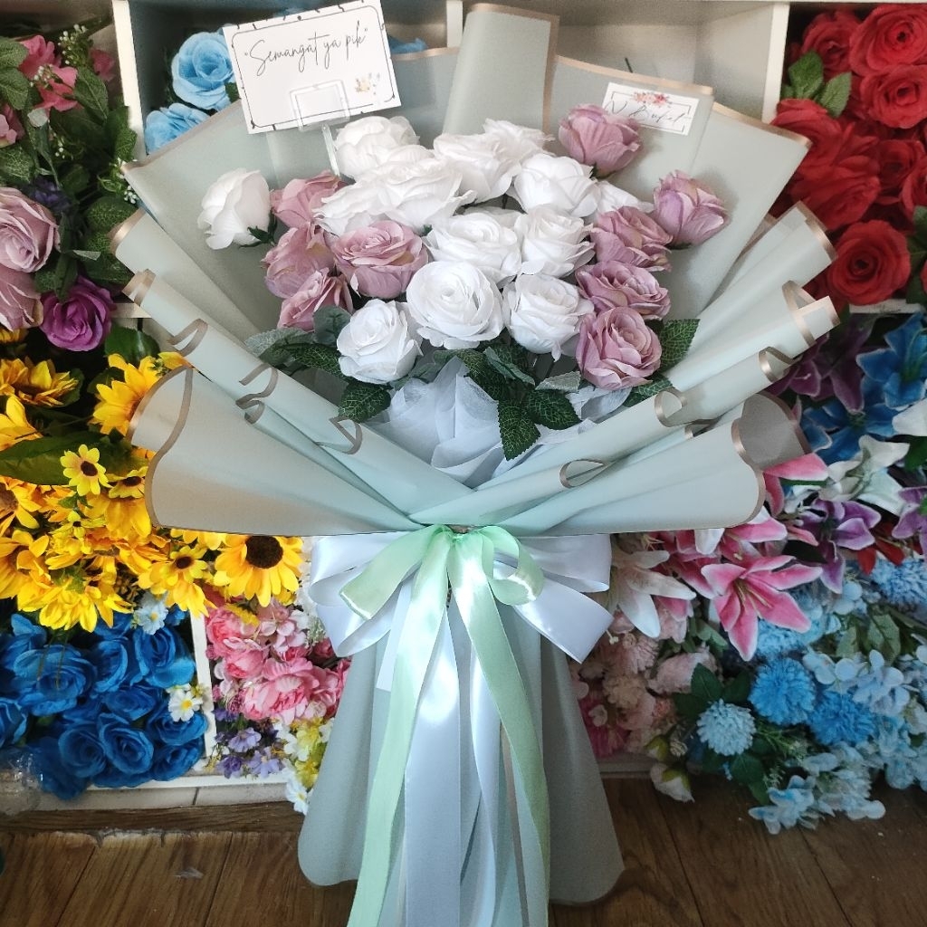 BUKET BUNGA MAWAR 22 TANGKAI Bunga mawar Artificial premium, Bunga Palsu