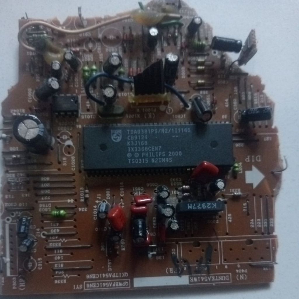 iC TDA9381ps/N2/1I1146/IX3368CEN7 masih nempel pcb,cabutan