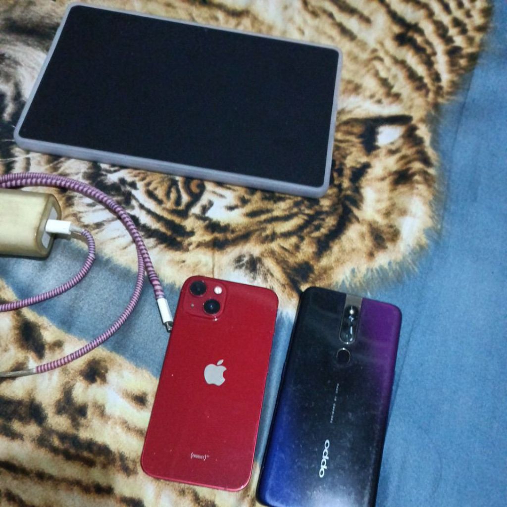 iPhone 14 256 GB, iPad pro m4 11, & hp android Oppo F11 pro