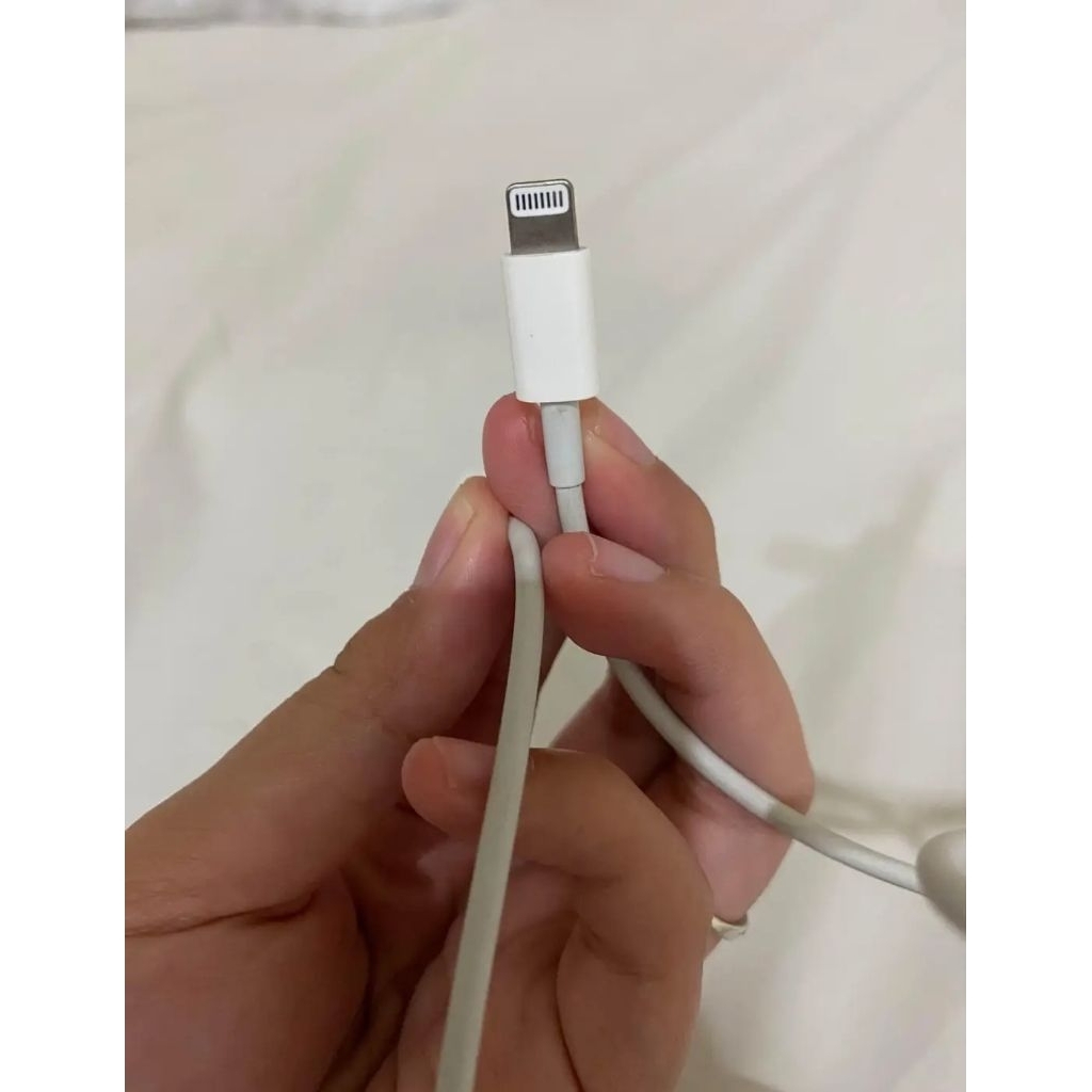 kabel charger iphone 13 lightnig  ori ibox.