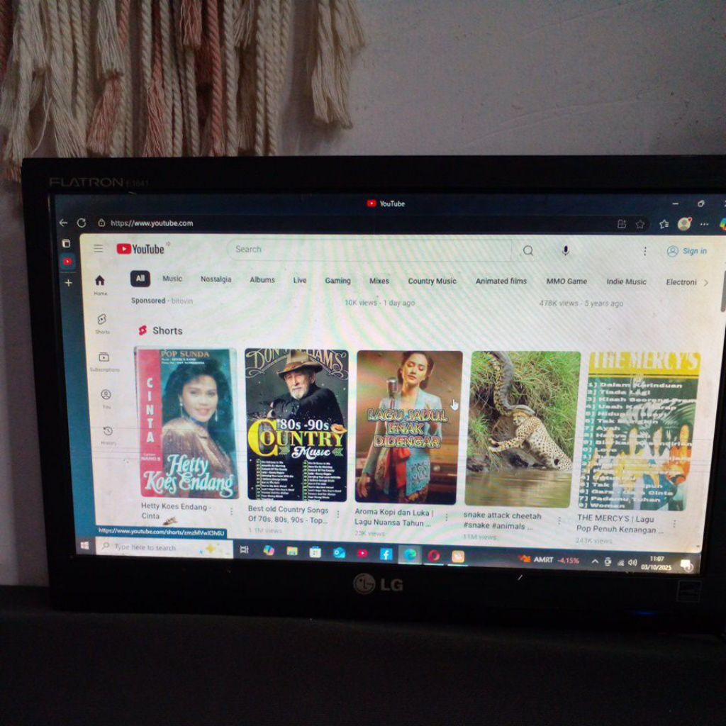 monitor LG flatron E1641 garis layak pake tanpa kaki