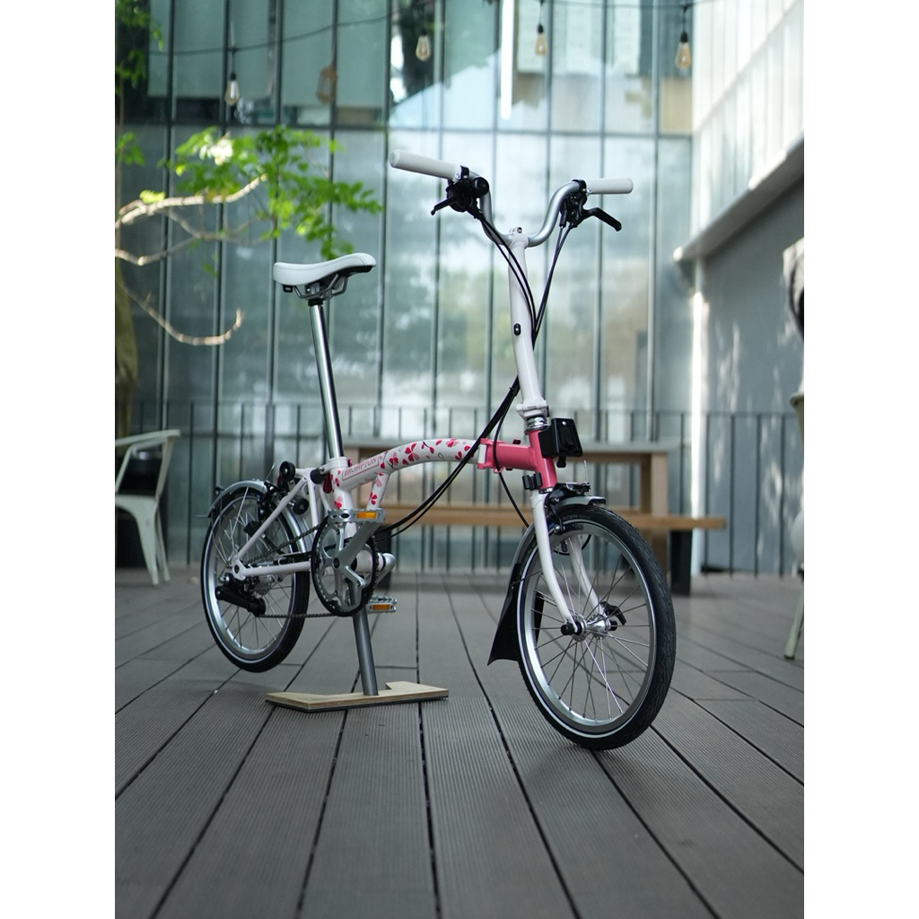 Brompton CBrompton C Line Explore - Cherry Blossom V2 Limited Edition Line Explore - Cherry Blossom 