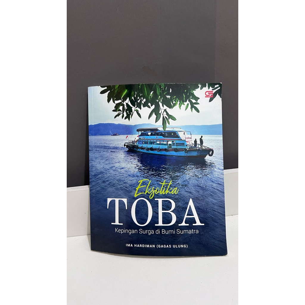 BUKU TRAVELING INDONESIA TOBA