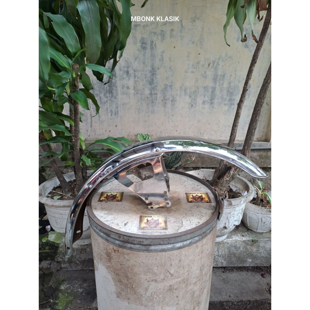 spakbor depan gl 100 gl 125 glk ORIGINAL spakbor depan honda gl100 gl125 spakbor gl 100 slebor depan