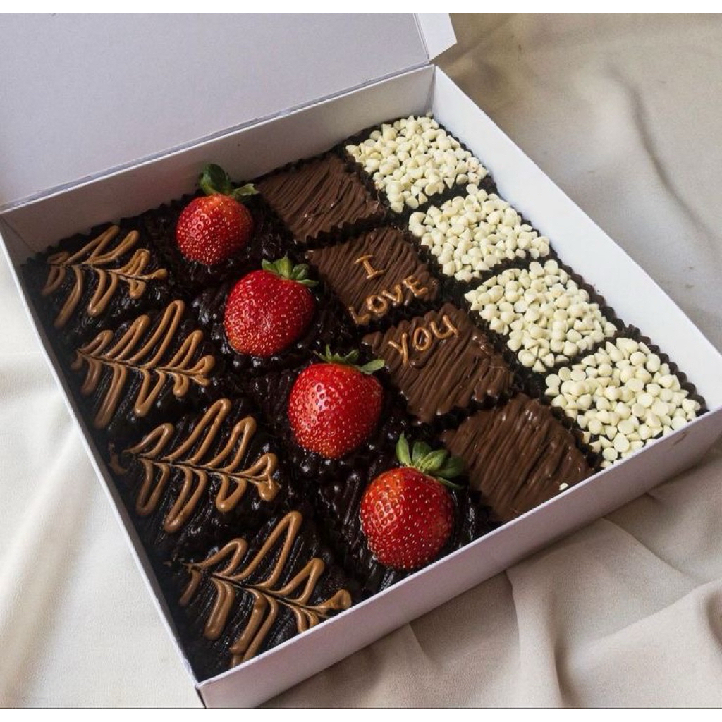 Brownies Fudgy Batam / kue brownies fudgy sekat topping / brownies fudgy lebut / kue brownies vancy 