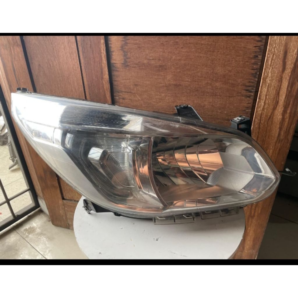 Headlamp Lampu Depan Chevrolet Spin
