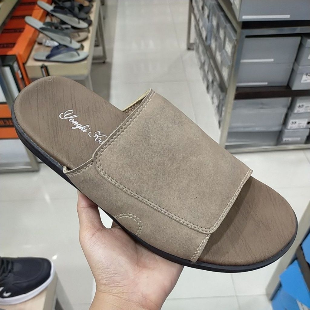 Sandal PRIA YONGKI KOMALADI Ori
