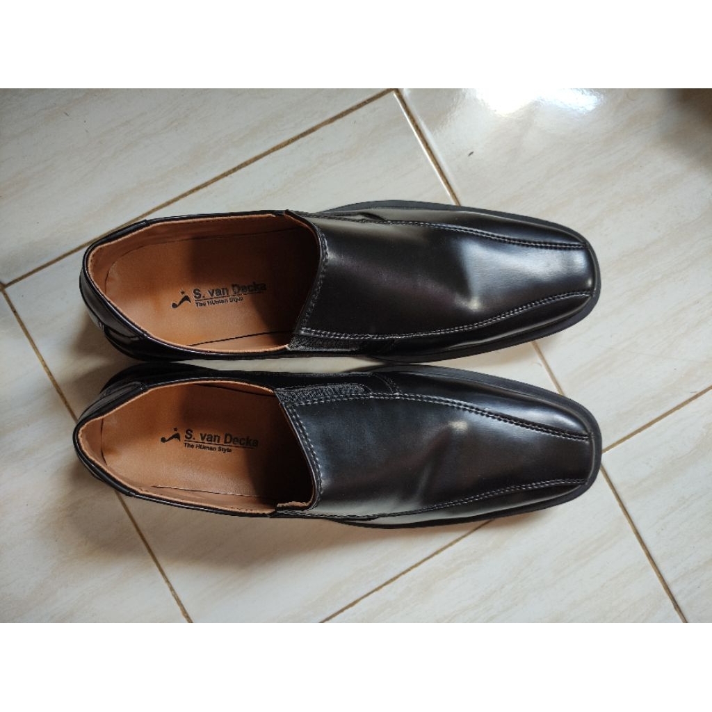 Sepatu Pantofel Hitam Pria S Van Decka