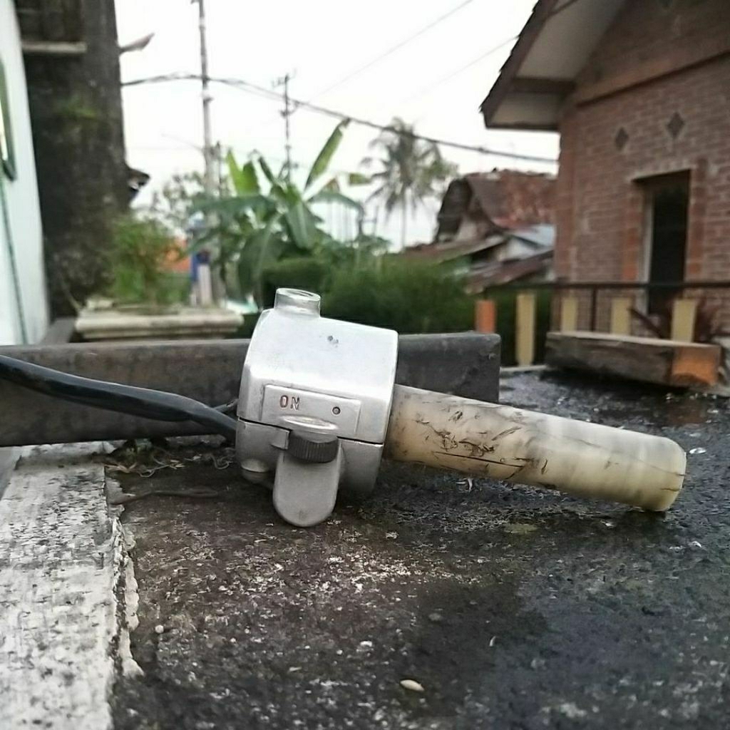 holder kanan c700 / c800