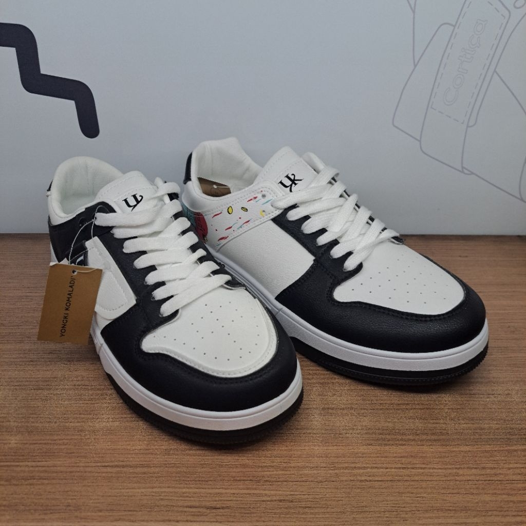 Sepatu sneaker pria YONGKI KOMALADI