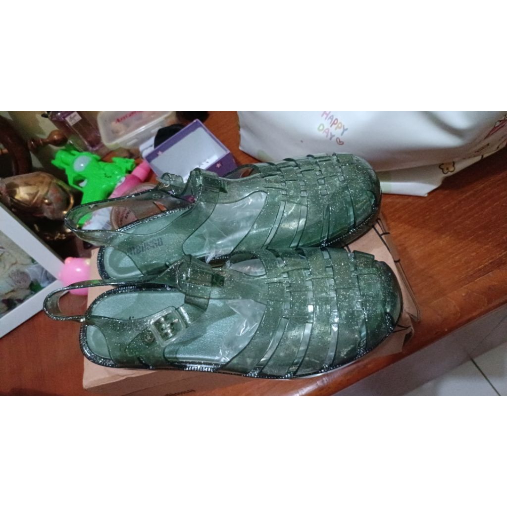 melissa possesion glitter