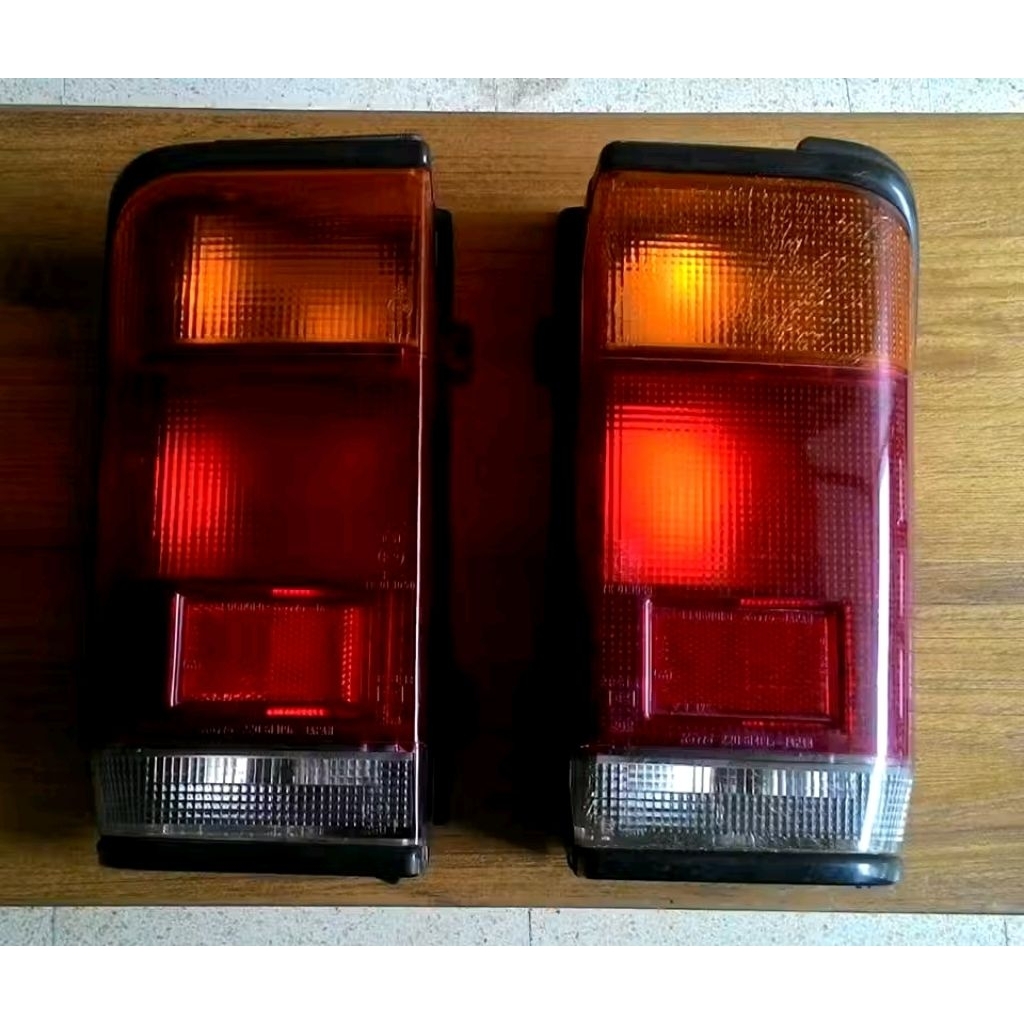 stoplamp mazda e2000 atau stoplamp e2000 atau lampu belakang mazda e2000 atau lampu belakang mazda