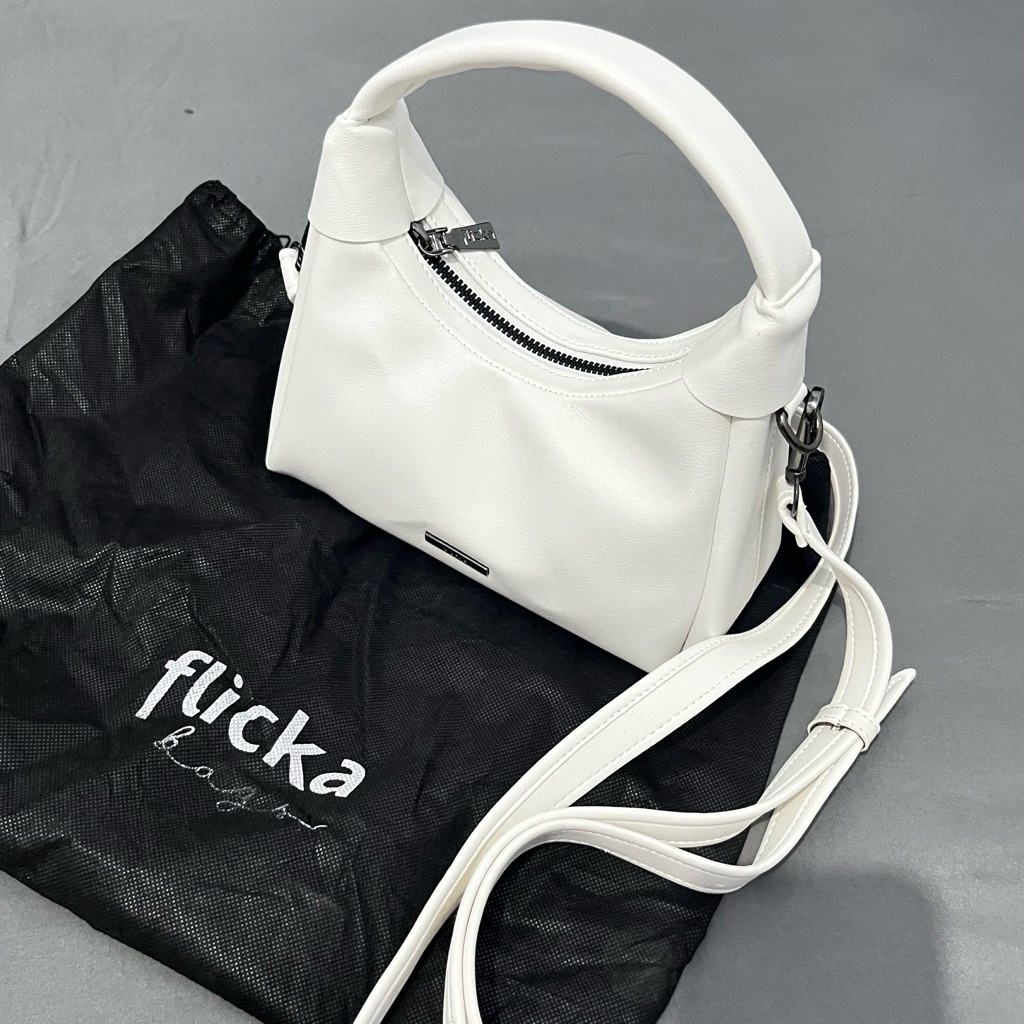 Flicka sling bag