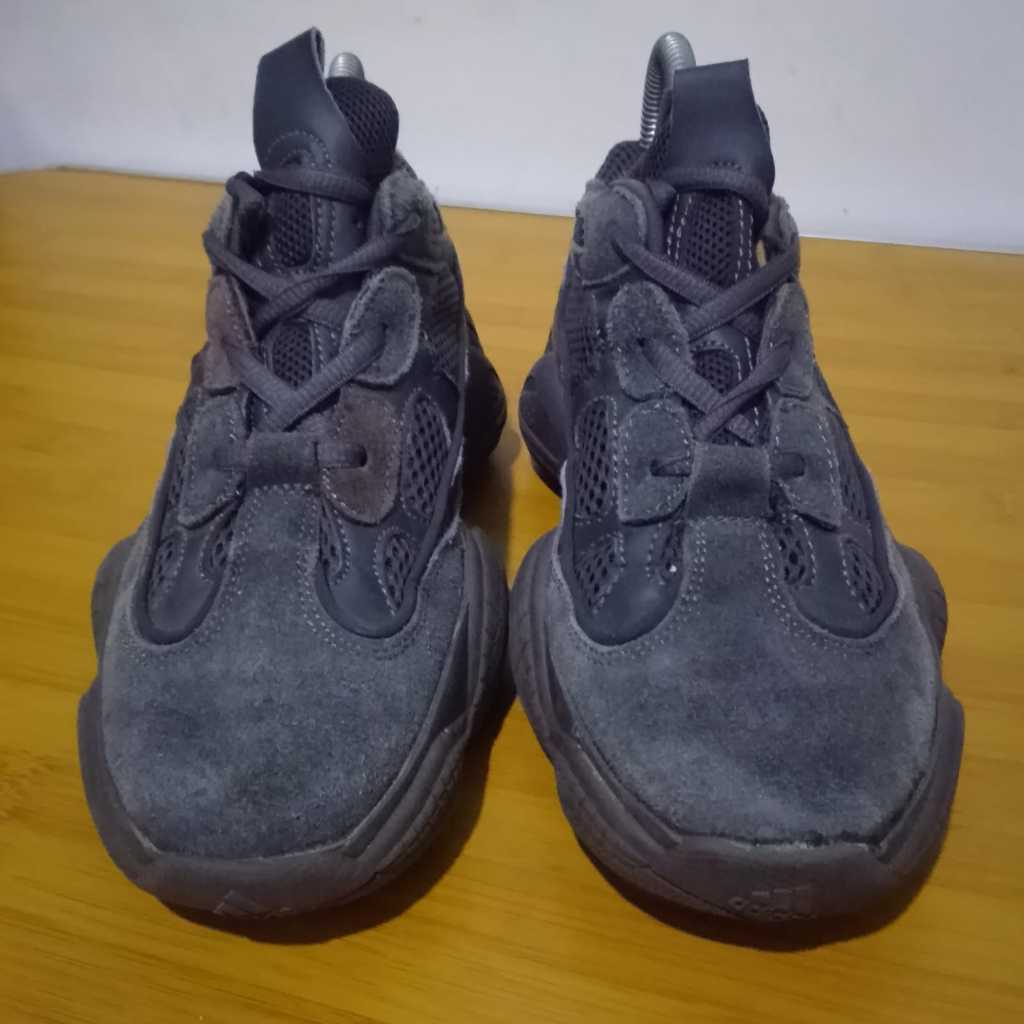 Adidas Yeezy 500 'Utility Black'.