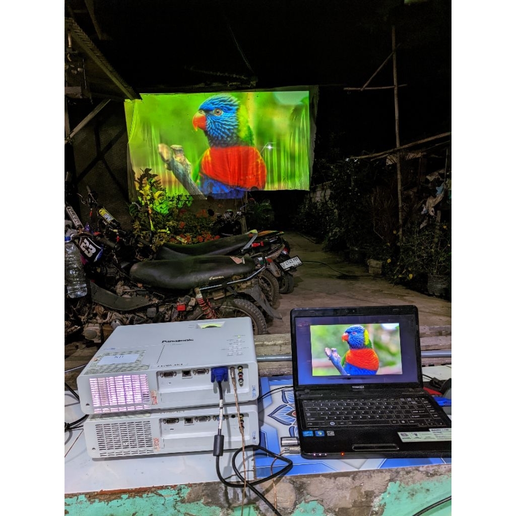 PROYEKTOR  PANASONIC TERANG - BEKAS - NORMAL