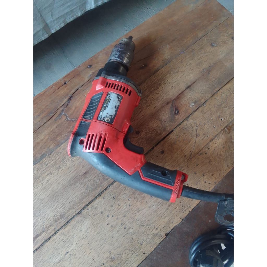 bor dril maktec type MT817 ukuran 13mm bisa bolak balik kondisi second normal semua siap pakai kerja