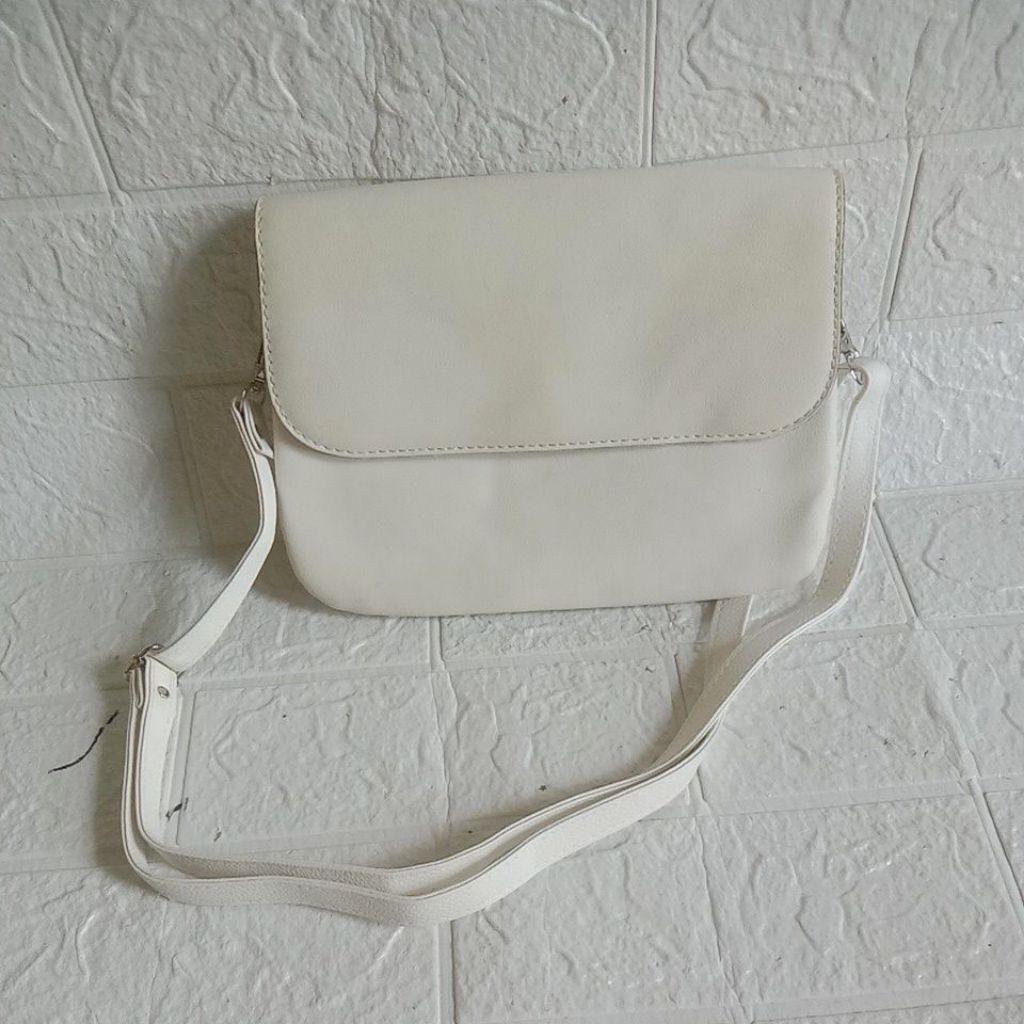 PL SLING BAG PRELOVED TAS SELEMPANG WANITA TAS HP SLING BAG MINI BAHAN KULIT TEBAL SEPERTI KULAS