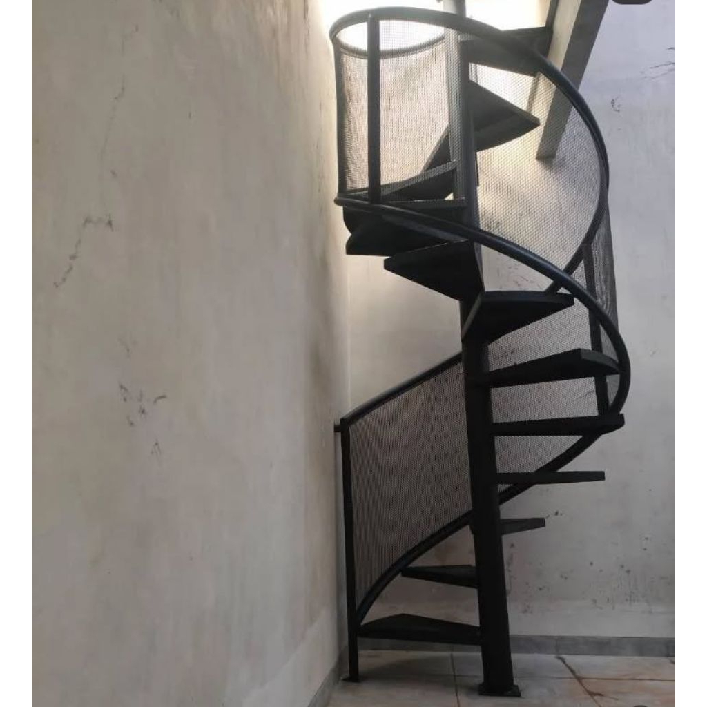 tangga putar