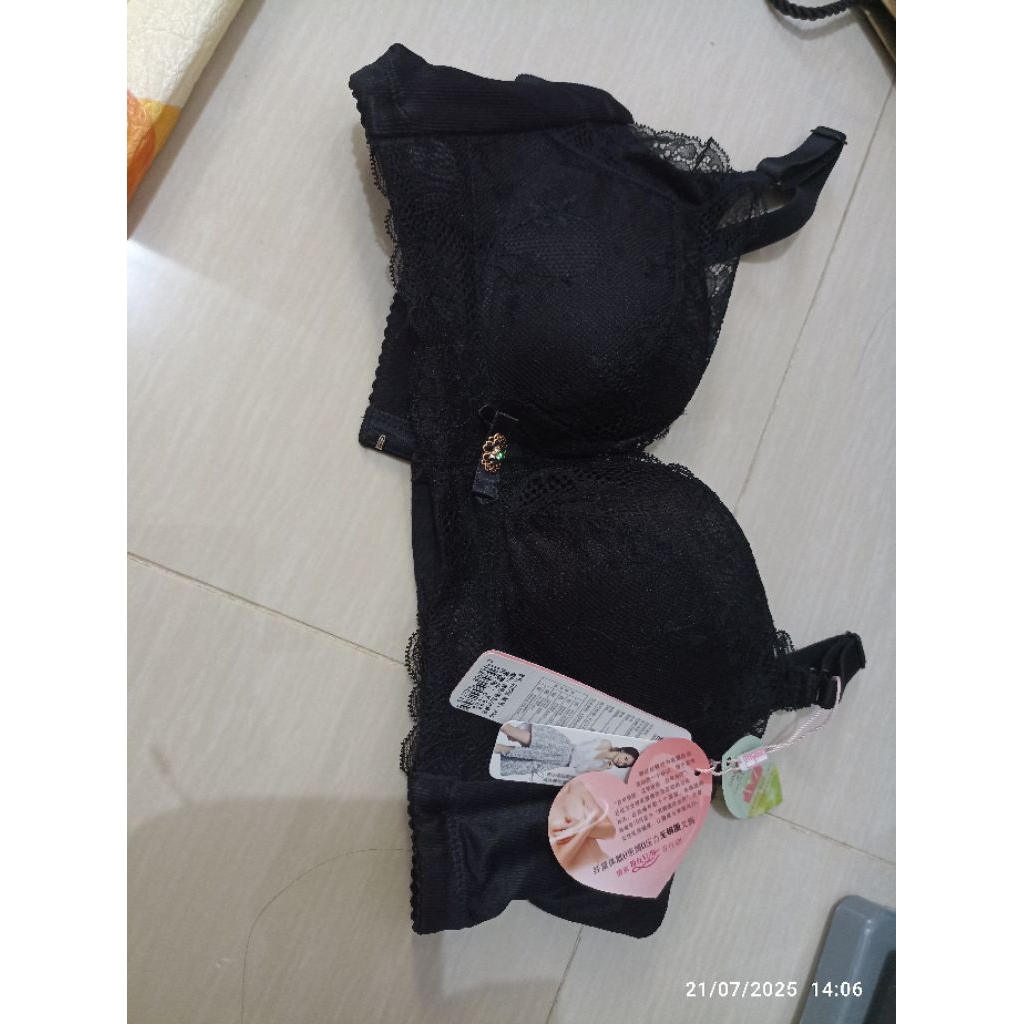 bra hitam