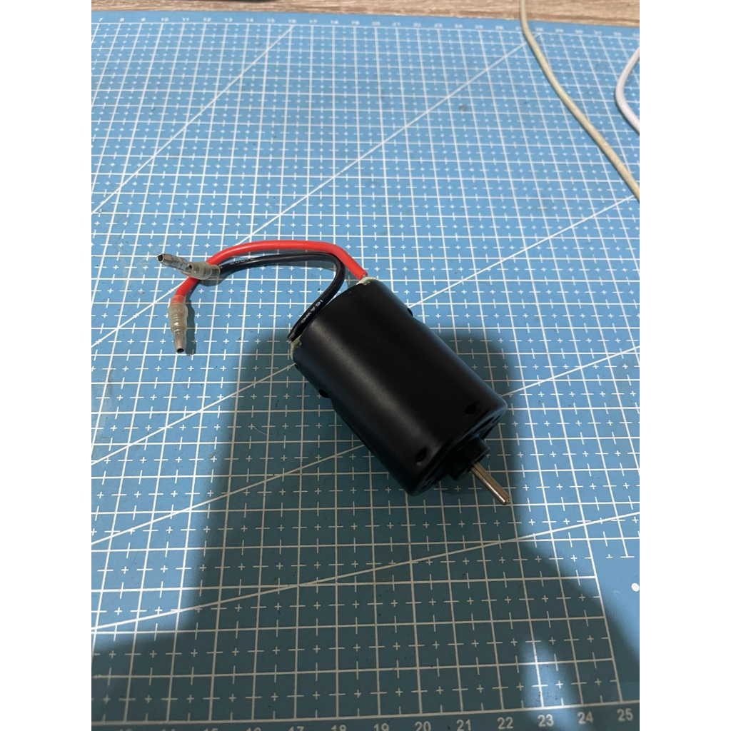 Motor RC Bawaan MN999