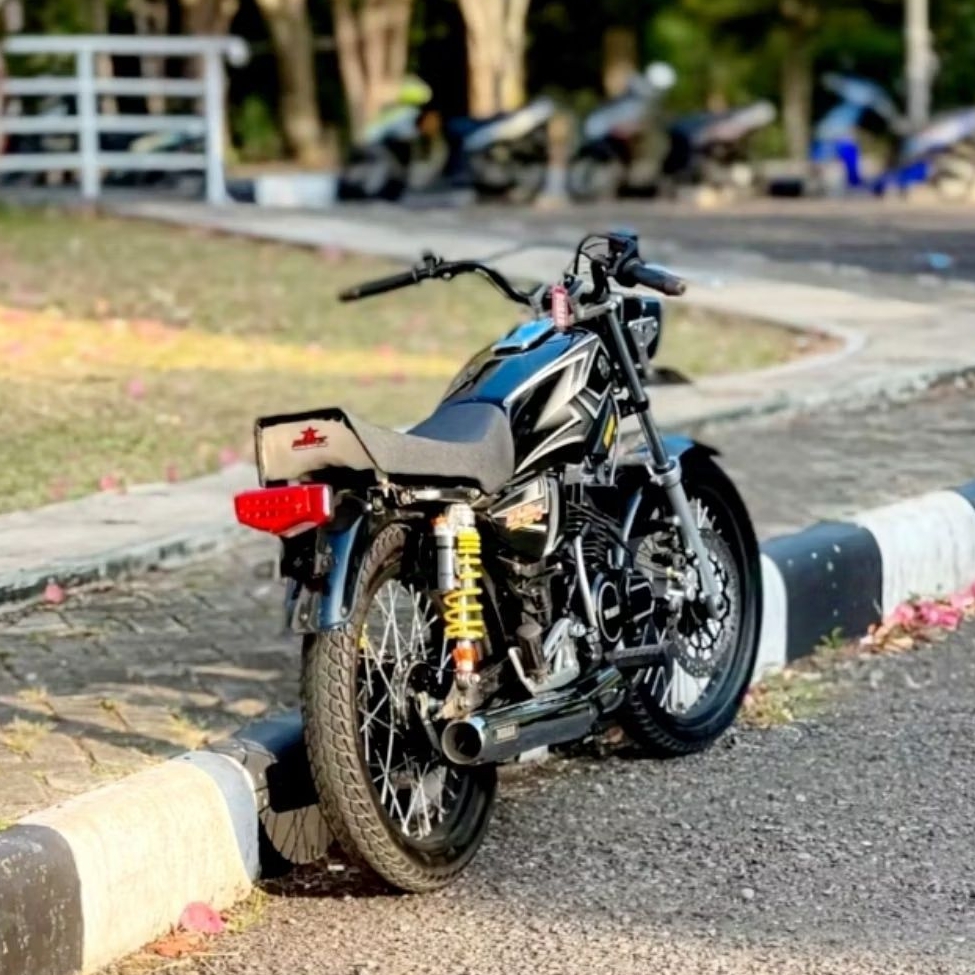 STRIPING YAMAHA RX KING HITAM 2004 ORI FULL SET EMBLEM STRIPING RX KING 2004 TERMURAH KING SERIES ST