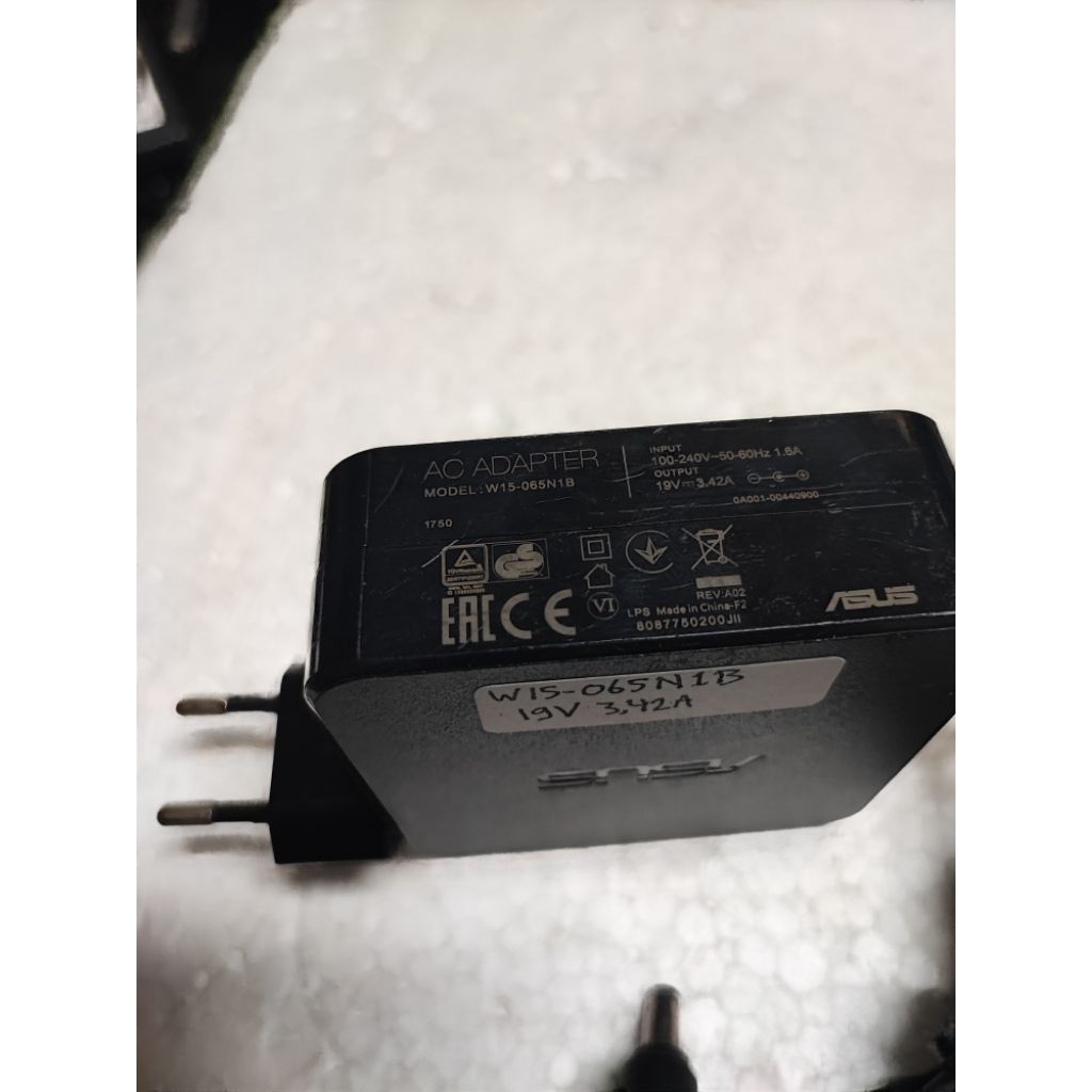Adaptor ASUS W15-065N1B  19V 3,42A Jack 5,5mm Lubang besar