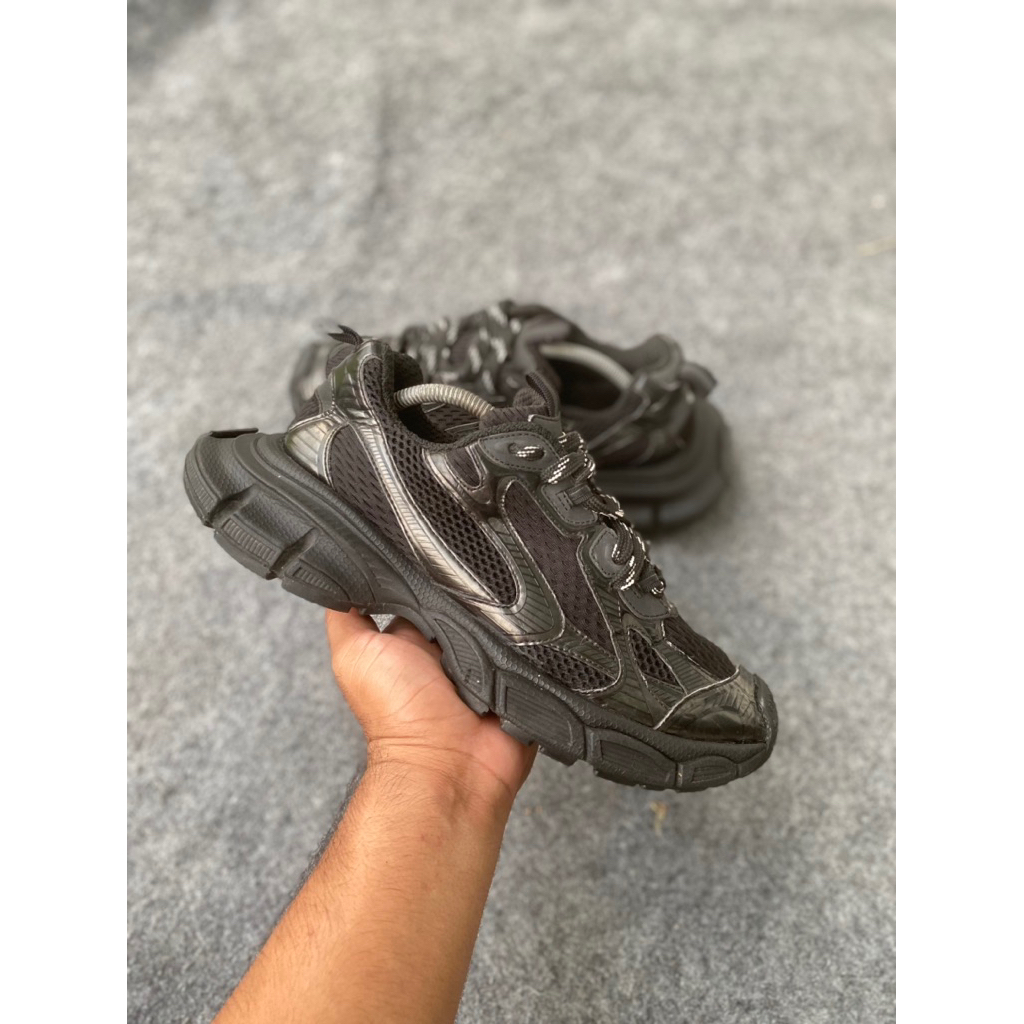 Sneakers B. 3XL size 42