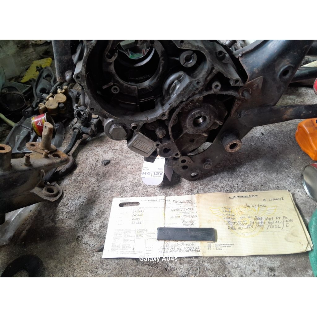 surat gl 125 merah plat b bekasi plat hitam / putih