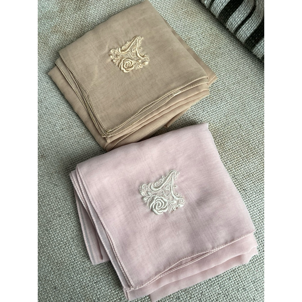 Preloved Plain Series Paris By Ayu Dyah Andari
