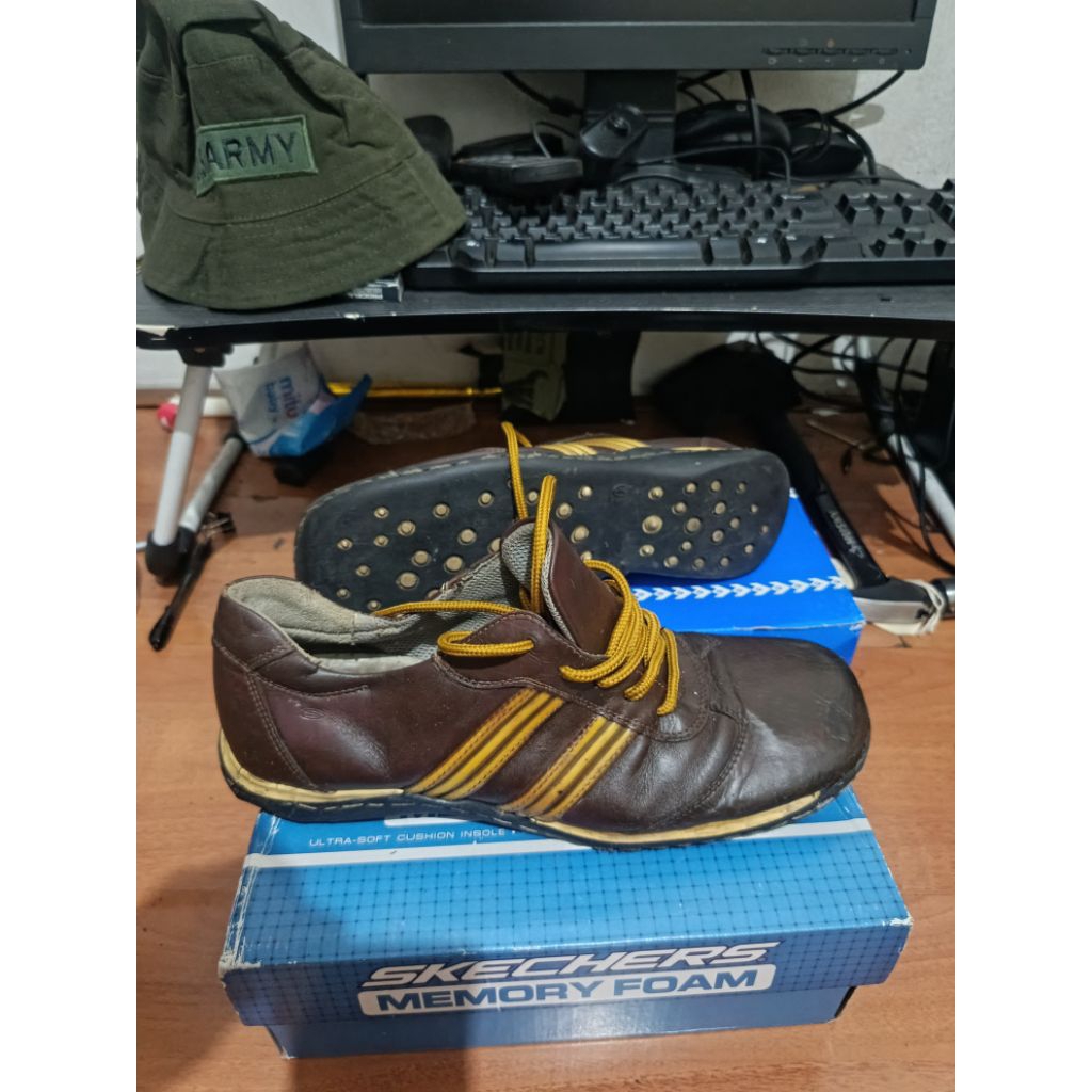 Prelove Skechers kulit size 43