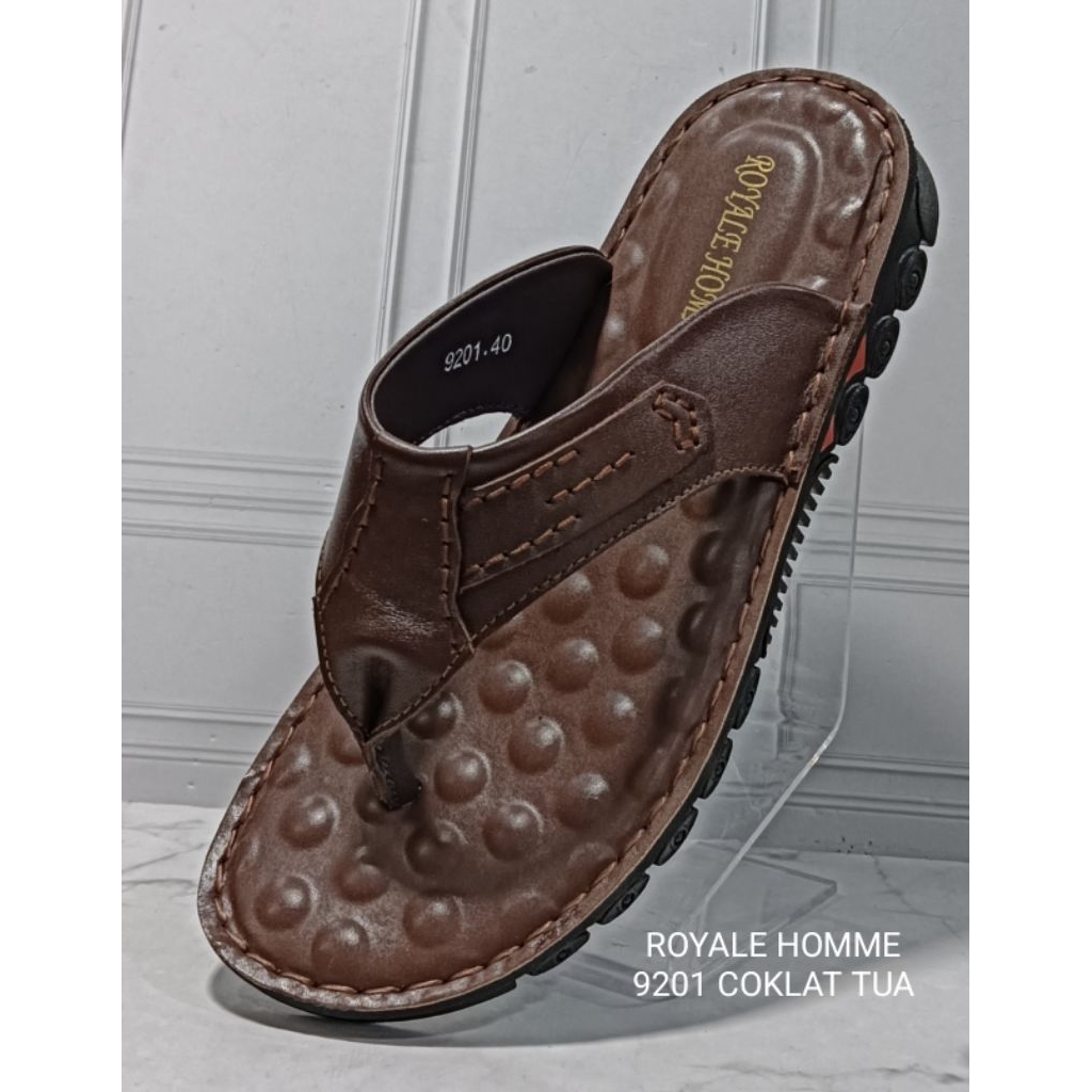 Sandal pria, sandal cowok,sandal jepit pria  , bahan kulit asli tapak lentur / elastis brand ROYALE 