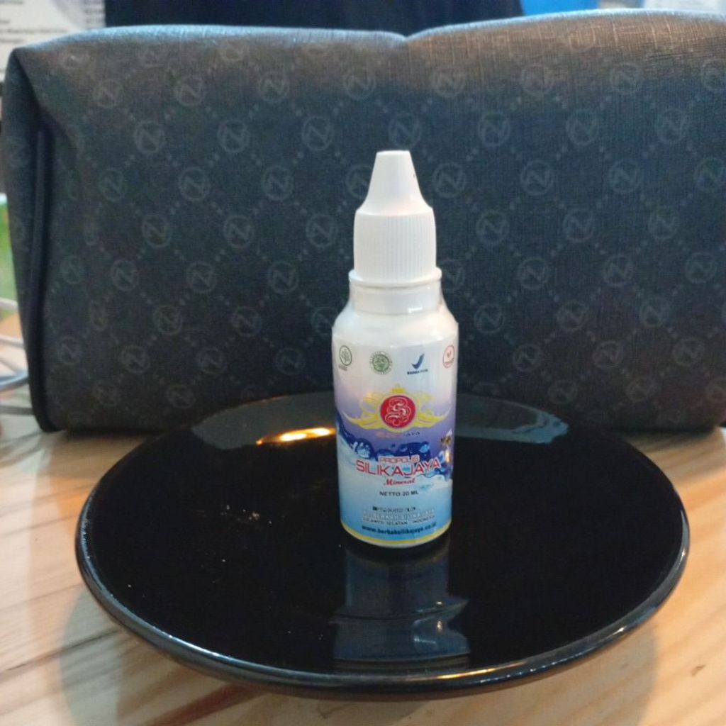 1 Botol Propolis silikajaya mineral drops isi@20 ml