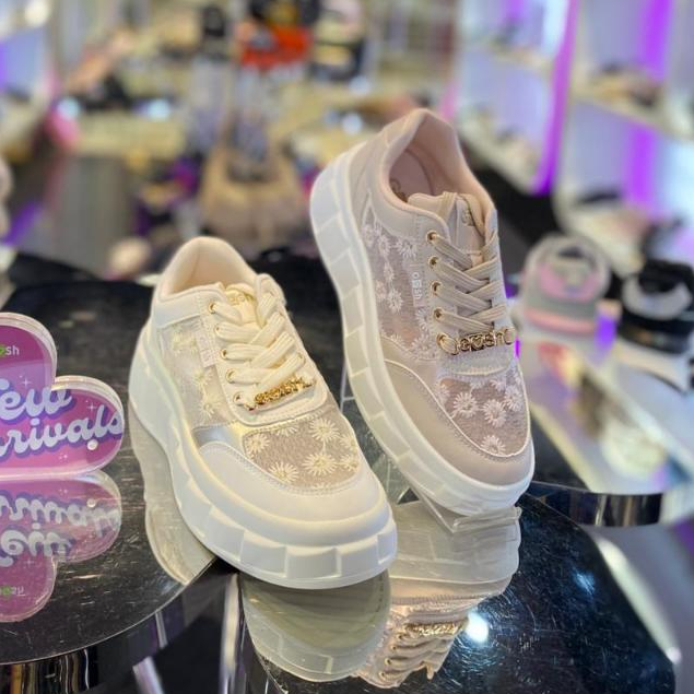 [DAPAT PAPERBAG] READY Sepatu GOSH ART 605