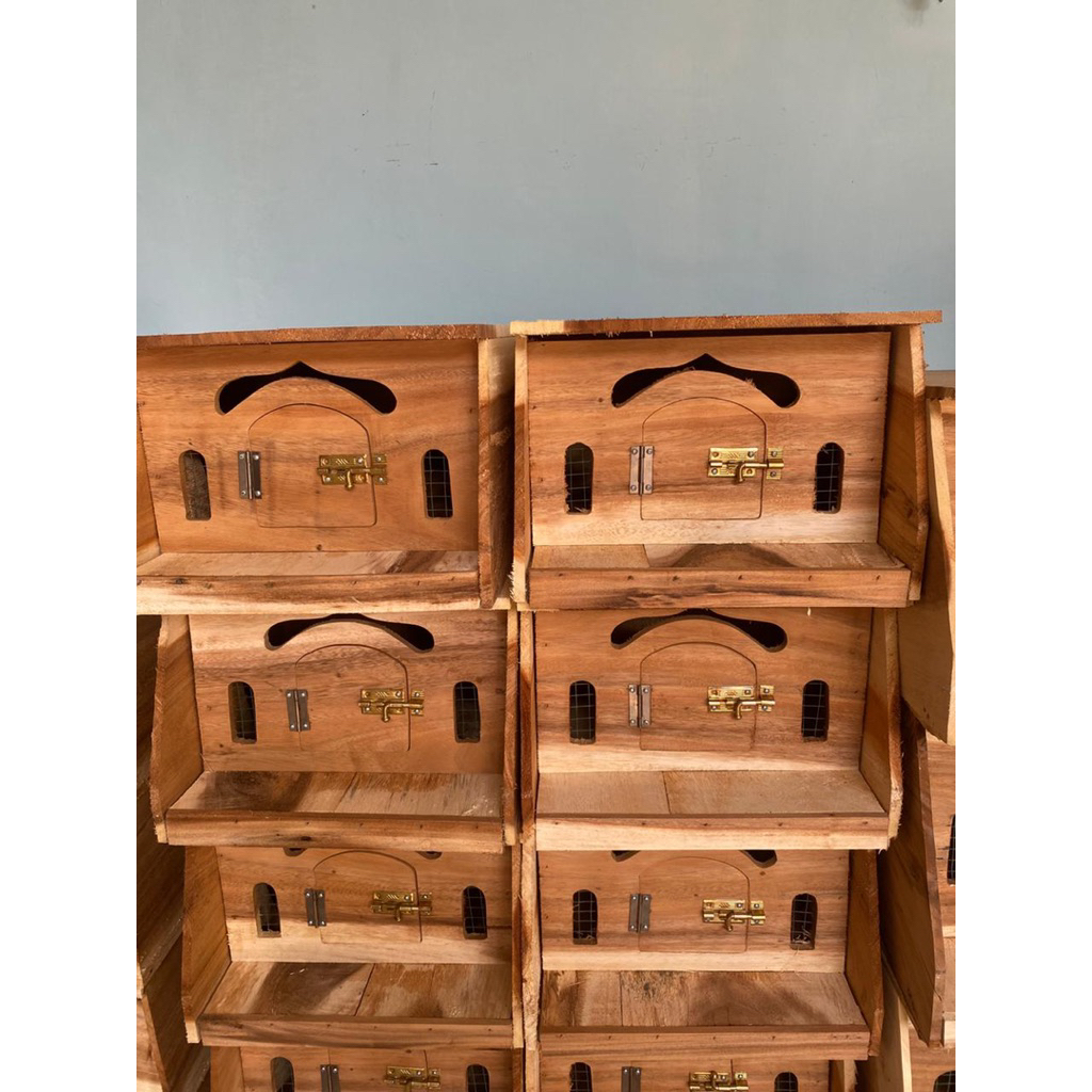 PAGUPON MERPATI SLOROK KECIL TOPI BAHAN KAYU TREMBESI