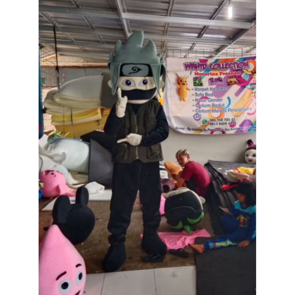 Kostum badut kakasi naruto