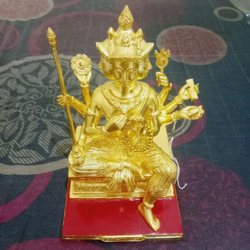 vtfrans patung Brahma Phra Phrom