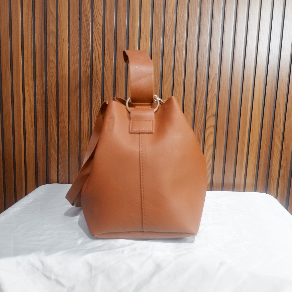 Sling Bag/Handbag 2in1 Ala Lindy Kulit Wanita warna Coklat