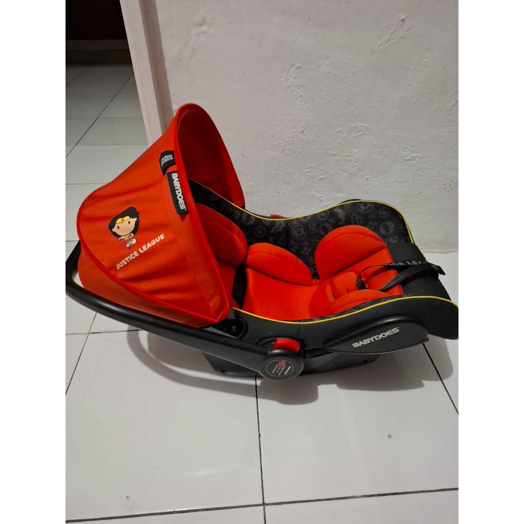 LIKE NEW PRELOVED BABY CAR SEAT MERK BABYDOES JUSTICE LEAGUE EDITION