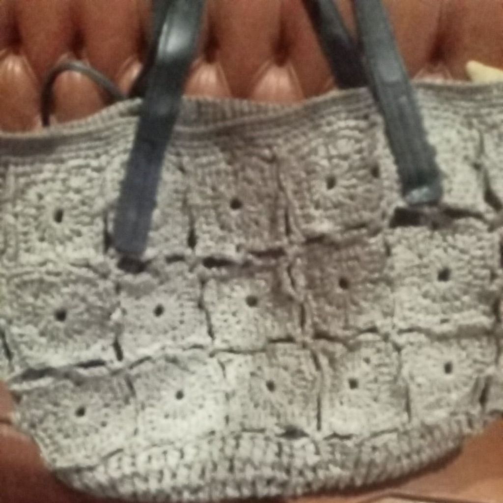 tas rajut zara warna abu-abu