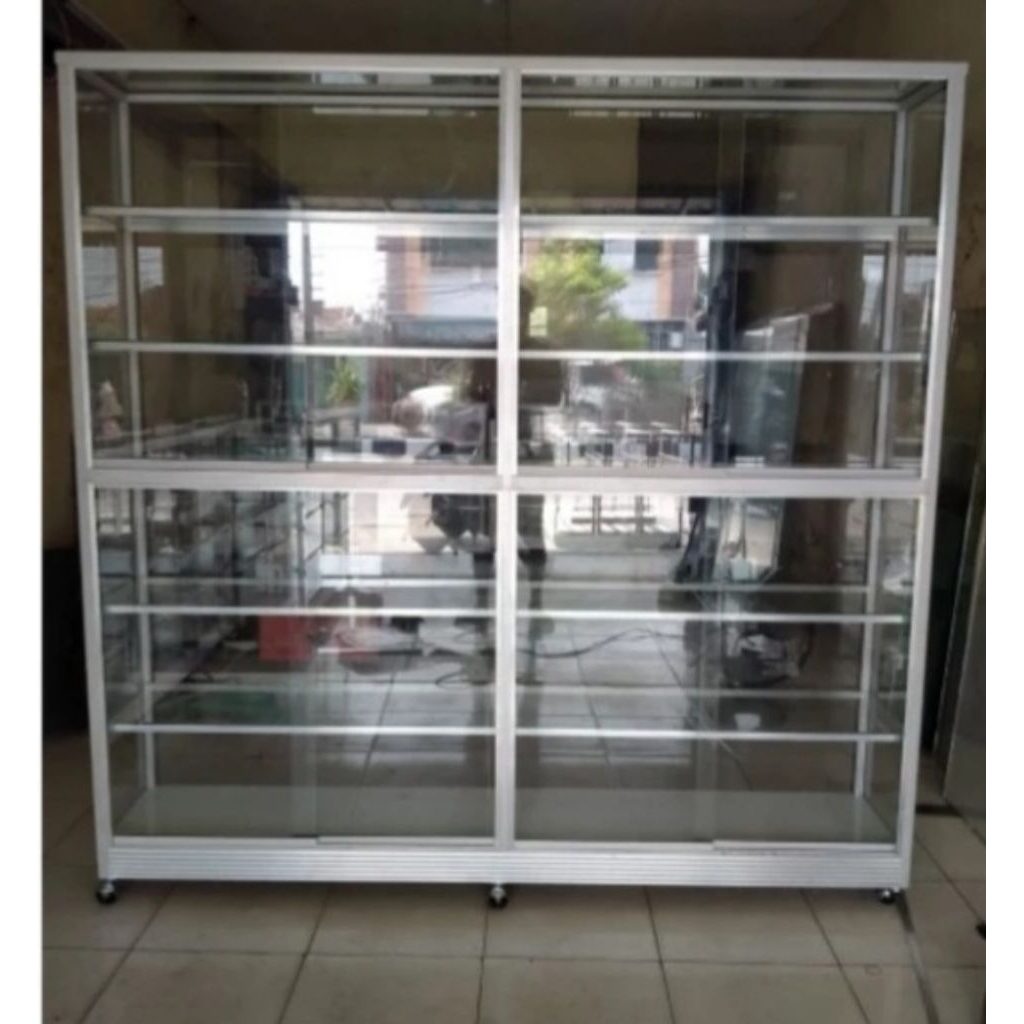 (Khusus pengiriman daerah Karawang, Purwakarta dan Subang Jawa Barat) Etalase Panjang 2Meter Tinggi 