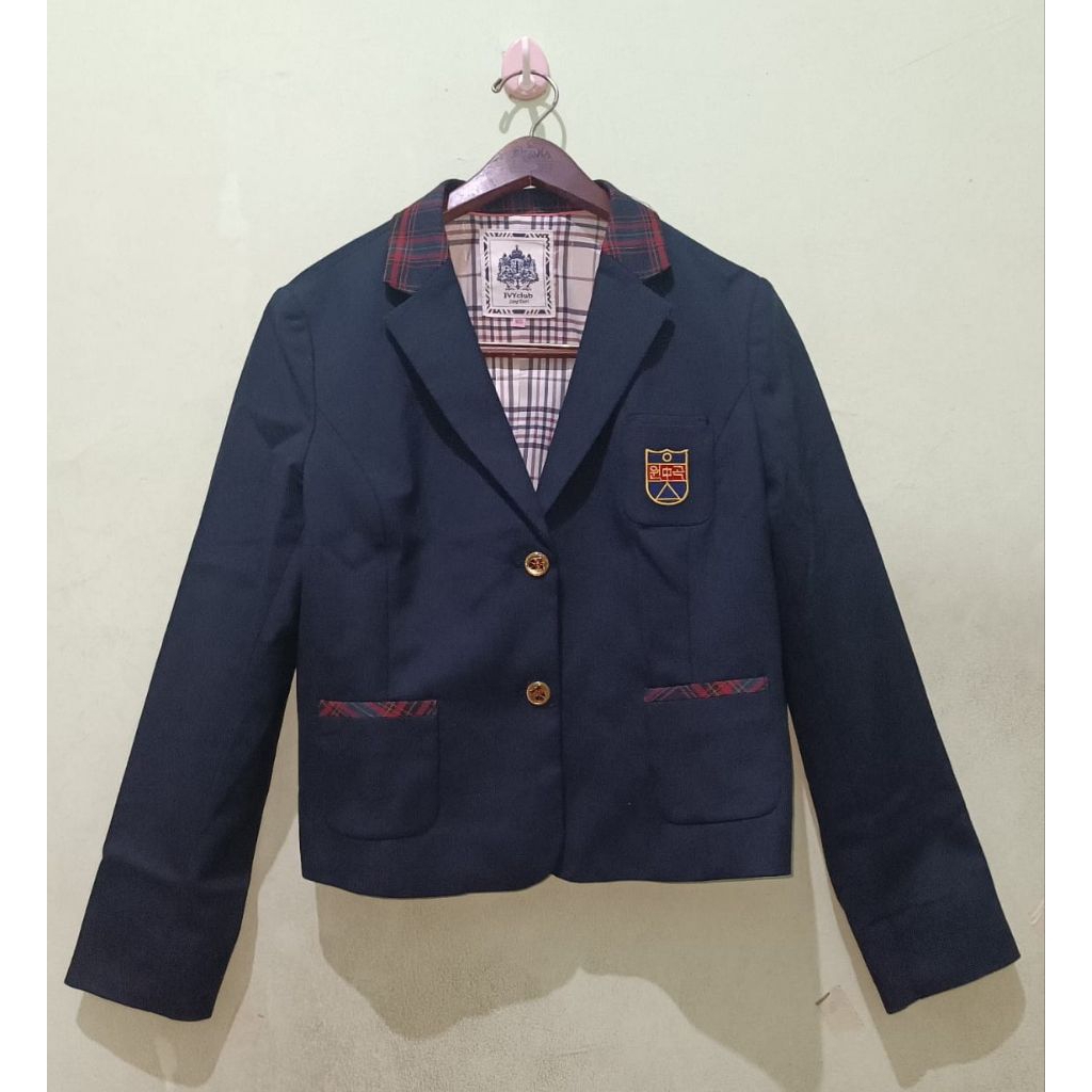 PRELOVED IVY CLUB Blazer Seragam Sekolah Crop Wanita Blue Black Kerah Tartan LD 90