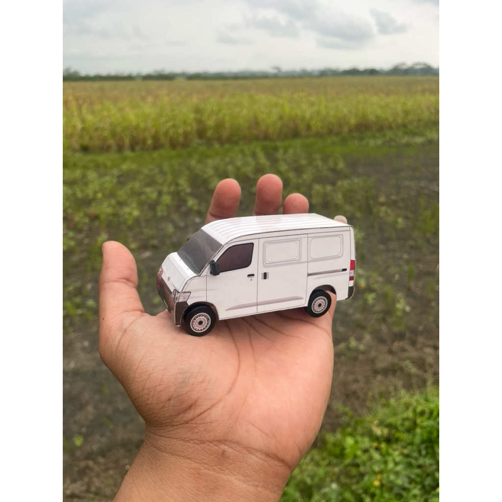 Ampirono_Mriki Miniatur Granmax Blindvan