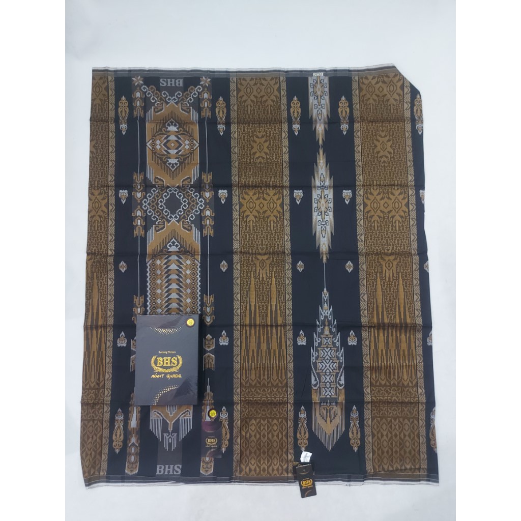 Sarung BHS Avant Garde