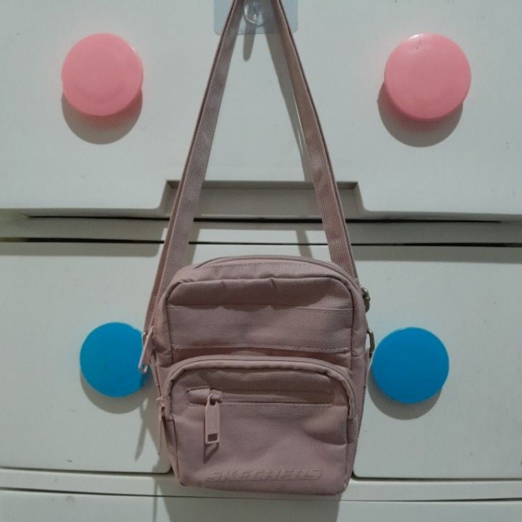 Preloved Sling Bag Tas HP Wanita SKECHERS