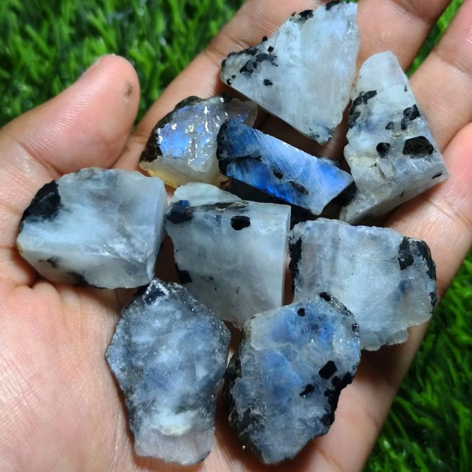 Batu Biduri Bulan / Bongkahan Batu Biduri Bulan Air Laut / Rough Moonstune Natural 100 % / Lempengan